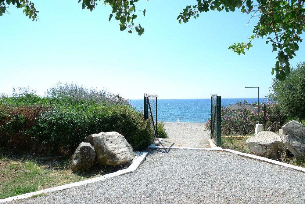 Niriides Villas Selinitsa Екстериор снимка